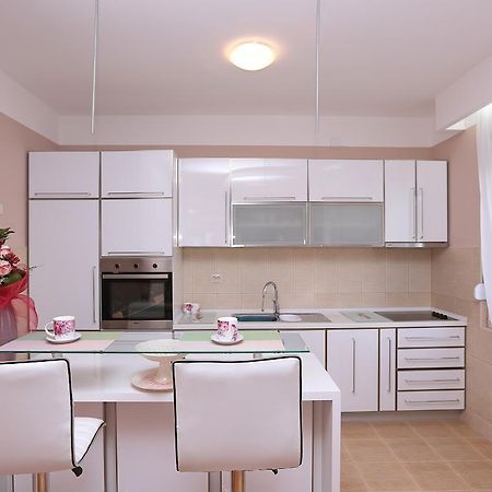 Apartments Aleksandra Podgorica Rom bilde