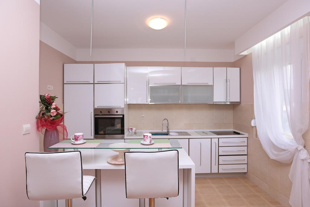 Apartments Aleksandra Podgorica Rom bilde